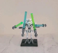 General Grievous Minifigure With Lightsabers And Display Stand