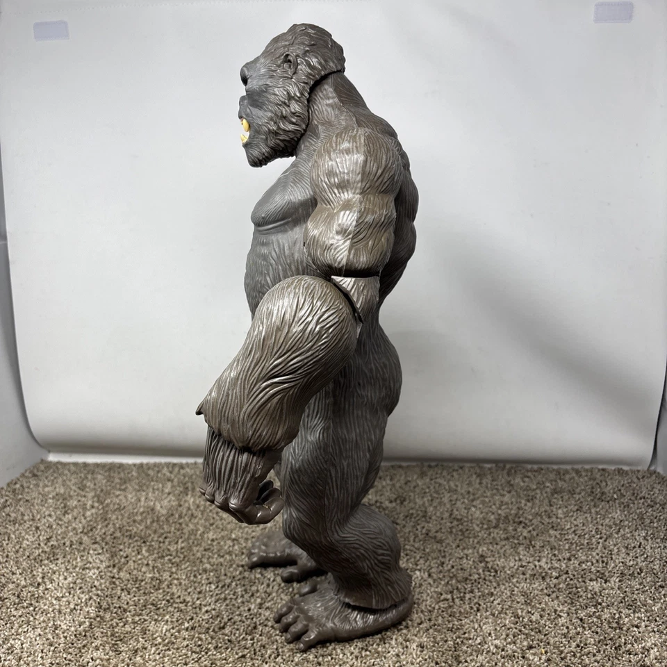 Figura de acción grande King Kong Skull Island 18" 2016 Lanard Giant Posable Toy Foto 3 de 4