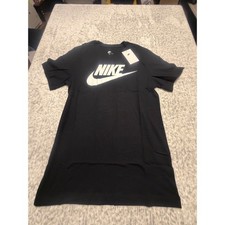 Nike Men's Black Short Sleeve T-Shirt The Nike Tee Small Logo Swoosh NWT