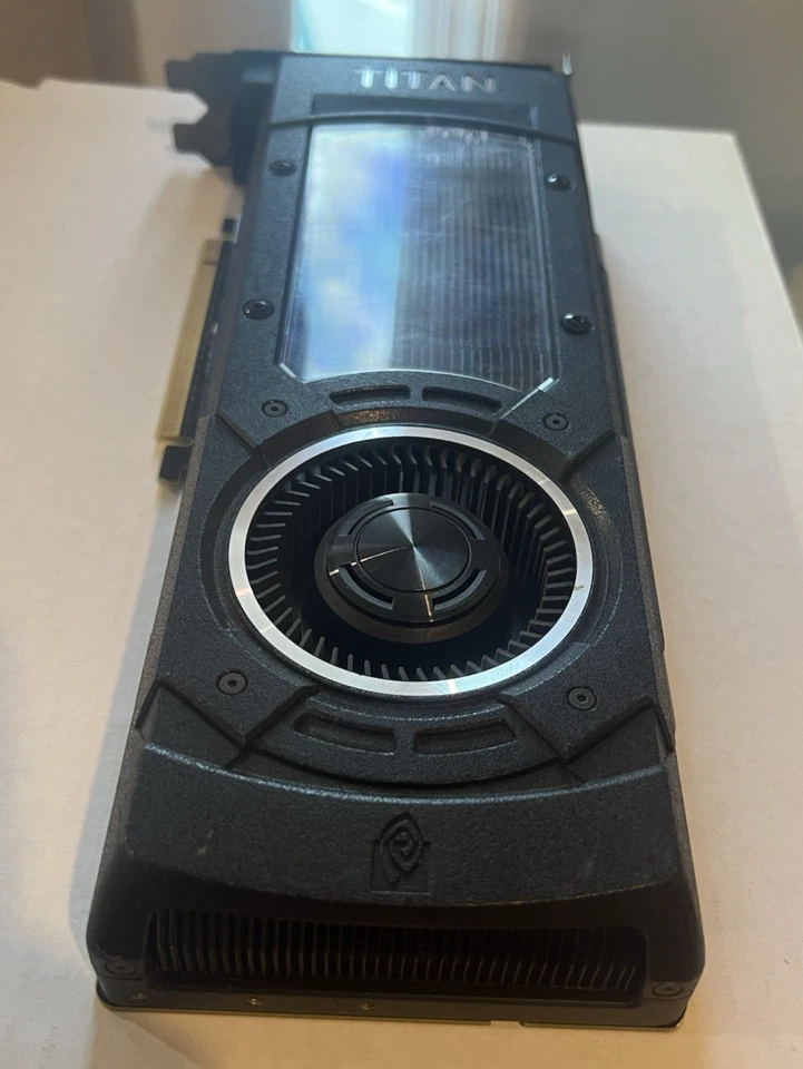 ZOTAC/Nvidia  GTX TITAN X 12GB Graphics Card 299-0K145-000Z8 - Image 2 of 4