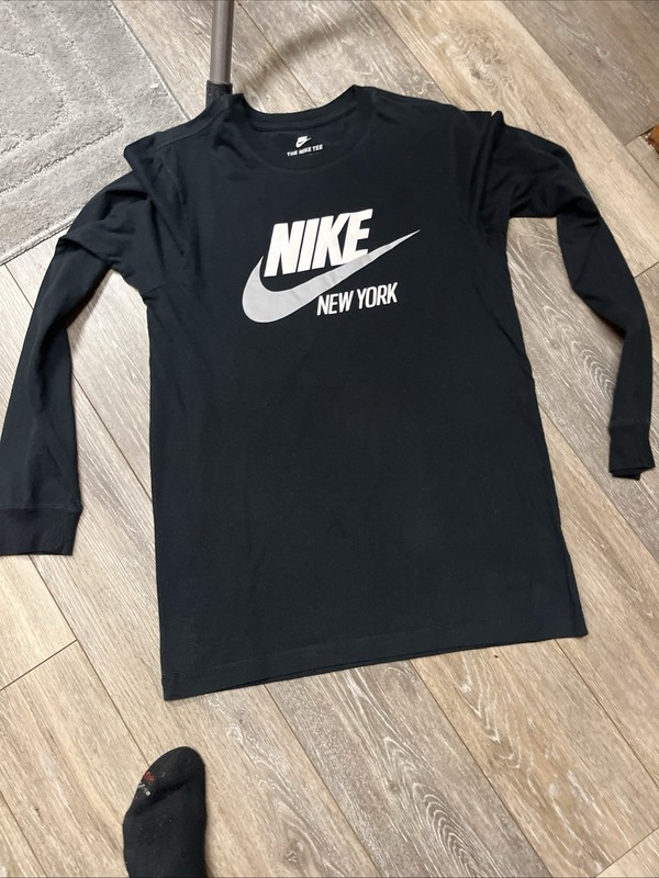 Nike T Shirt Mens Small Black Long Sleeve New York Soft Lightweight