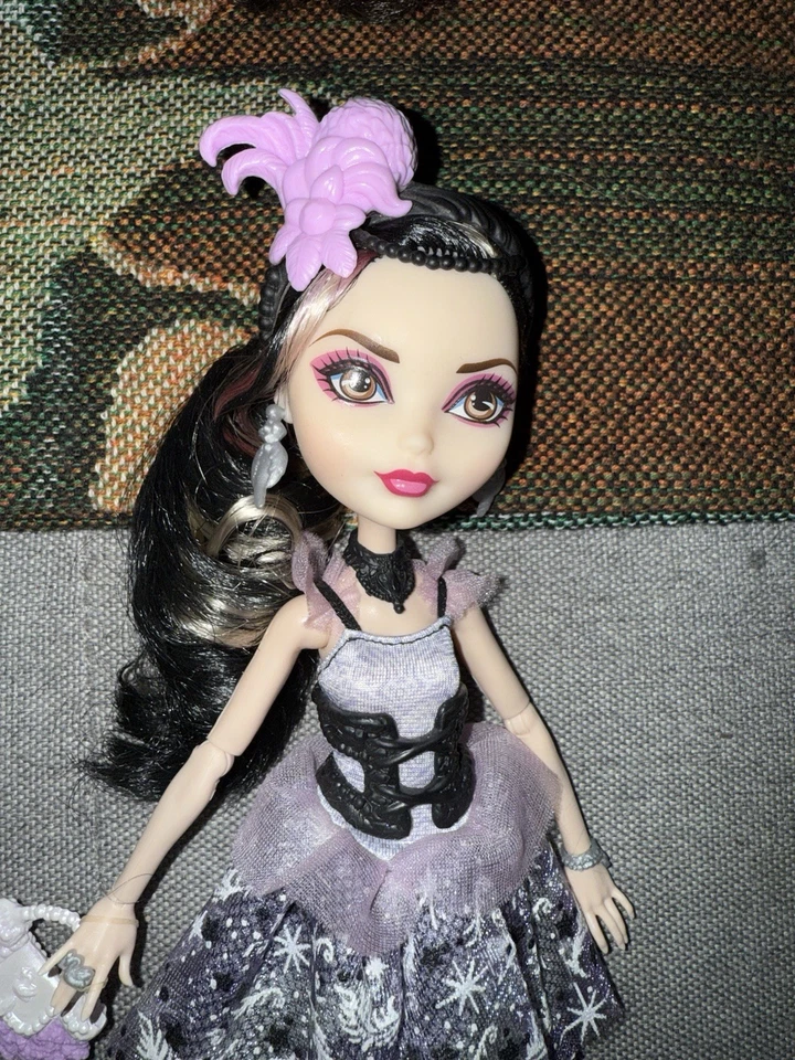 Muñeca Mattel Ever After High Duchess Swan Primer Capítulo Foto 2 de 4