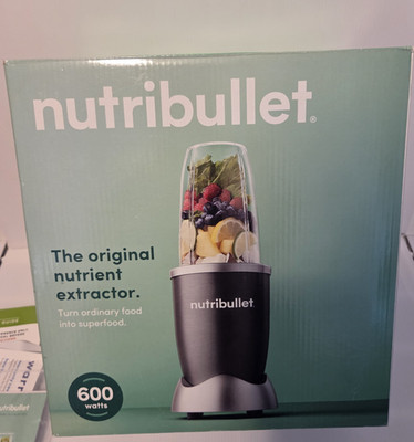 Nutribullet 600 watt nutrient extractor blender with Accessories