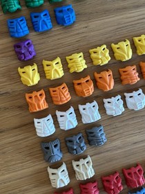 Lego Bionicle 8559 set of 67 Active and Inactive Krana 2002
