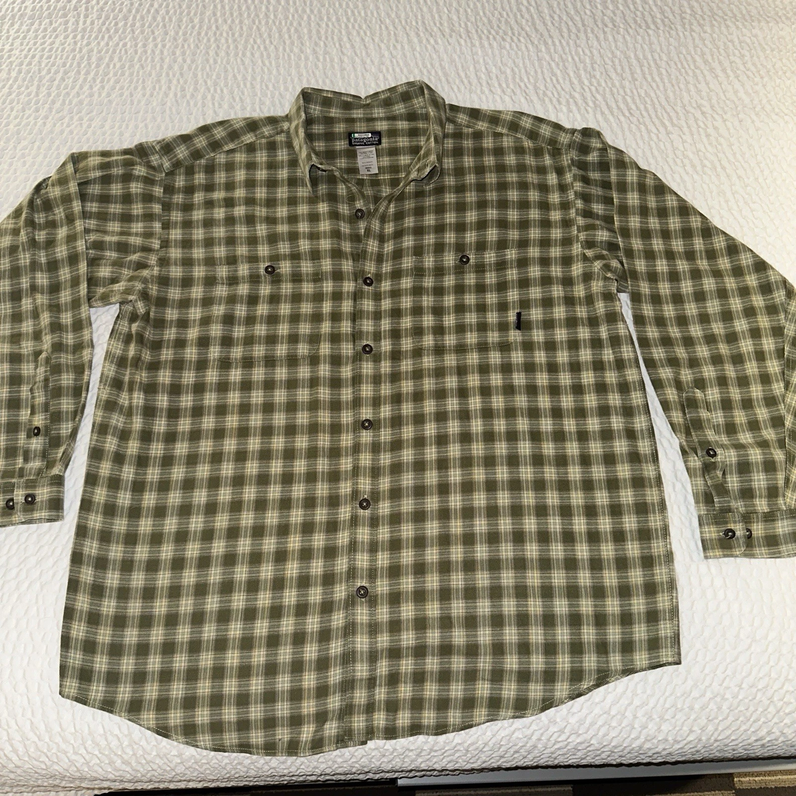 Patagonia Mens XL Long Sleeve Shirt Green Plaid Organic Cotton Hiking Outdoor