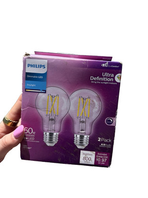 Philips Ultra Definition A19 LED Dimmable Daylight 800 lm 8W Bulbs 2-Pack