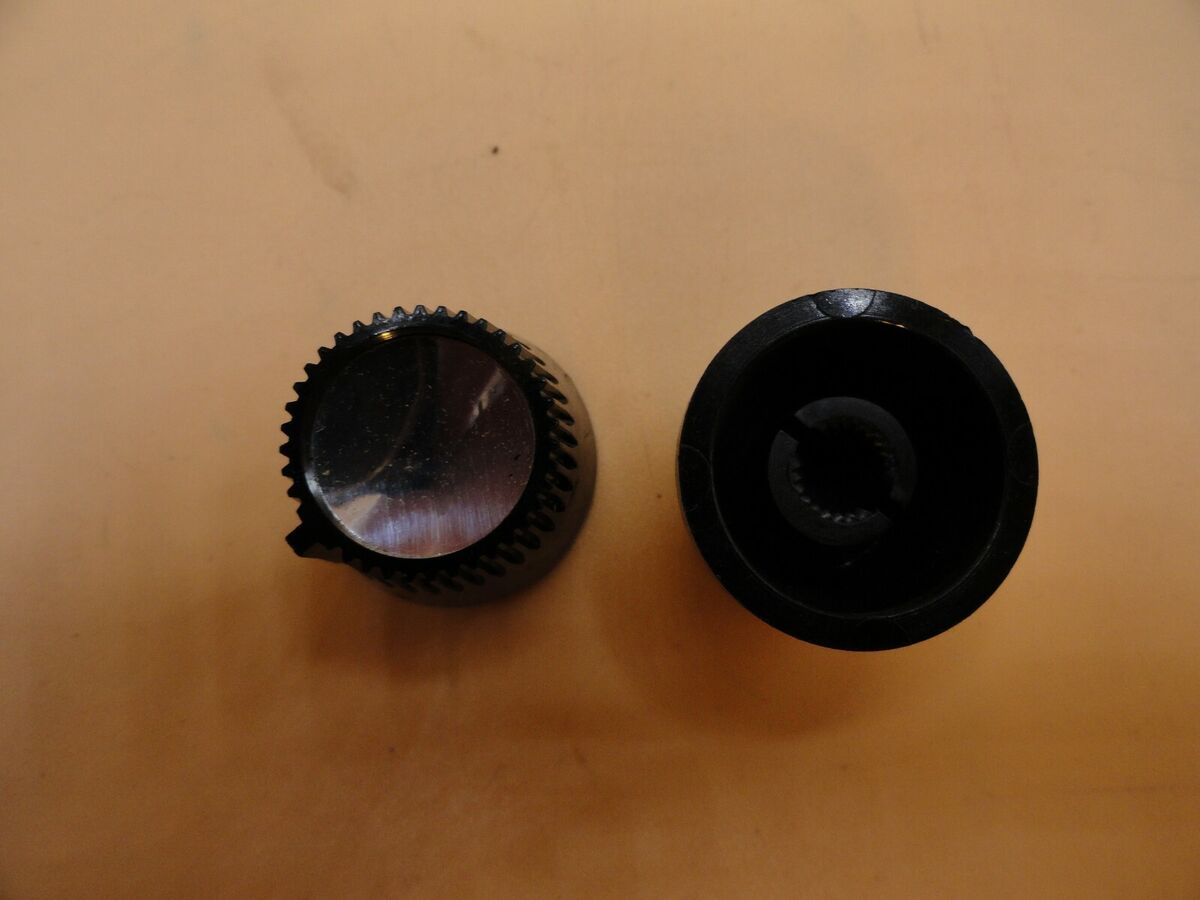 Vintage Plastic Tube Radio Knobs 1950's-60's Retro Round Vintage Plastic Tube Radio Knobs 1950's-60's Retro Round