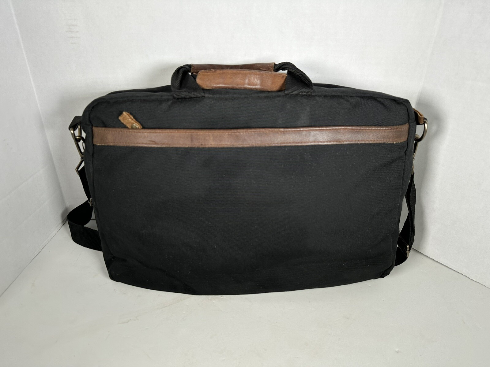Vintage Eddie Bauer Black Brown Large Leather Messenger Bag Briefcase