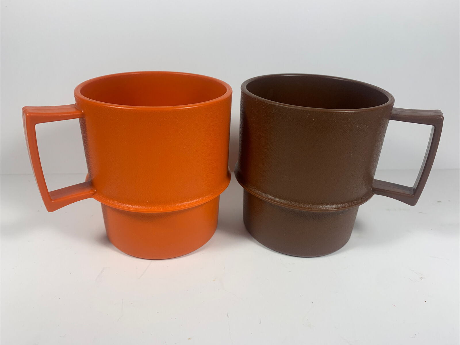 Tupperware Stackable Mugs 1312-52 Orange And 1312-50 Brown Vintage