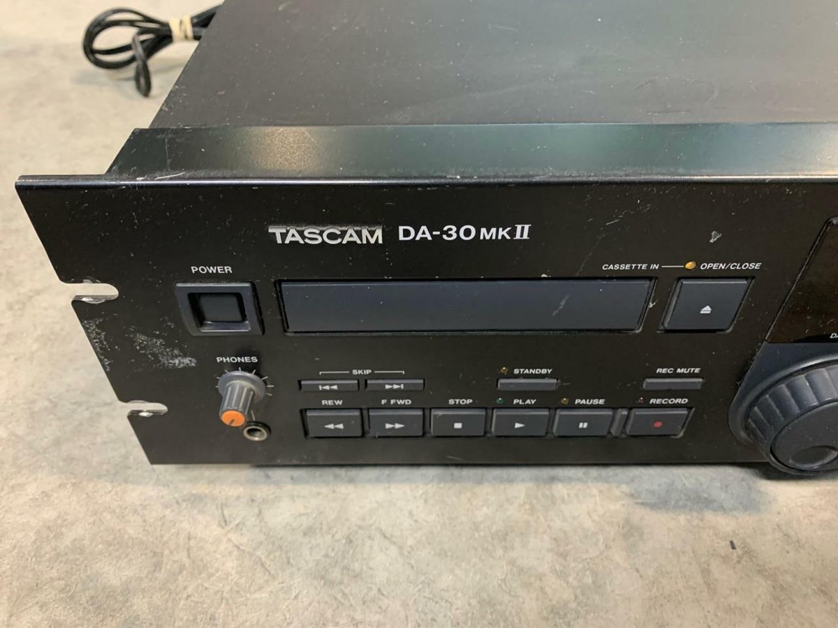 FOR PARTS OR REPAIR / AS IS / TASCAM DA-30 MK II DIGITAL