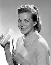 Zale Parry TV actress scuba diver deep water diver She poses for a- Old Photo 2