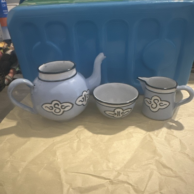 Vintage Enamel White w/Blue trim Set Of 4 Cups & Plates Marked Sweden Child