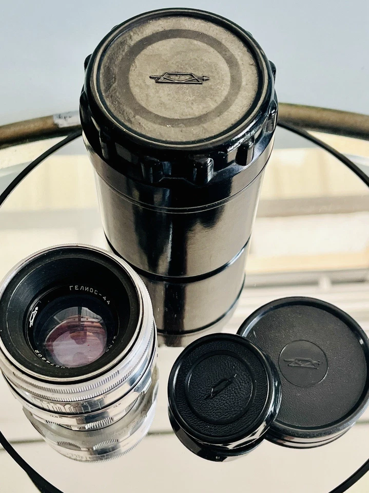 Helios 44 58mm F/2.0 Silver Early Version with Original Case Caps - Imagen 2 de 4