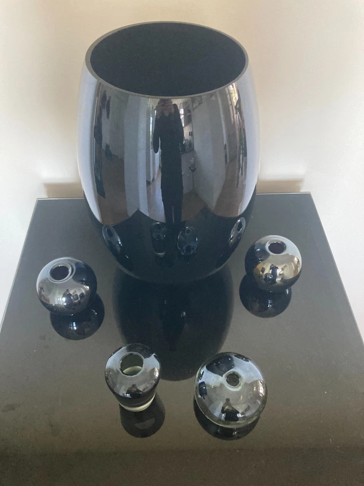 Edle, hochwertige schwarze Glasvasen von BoConcept - Bild 2 von 3