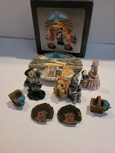 Wizard of OZ Mini 8pc Tea Set Dorothy Lion Tin Man Scarecrow Witch Popular Impor