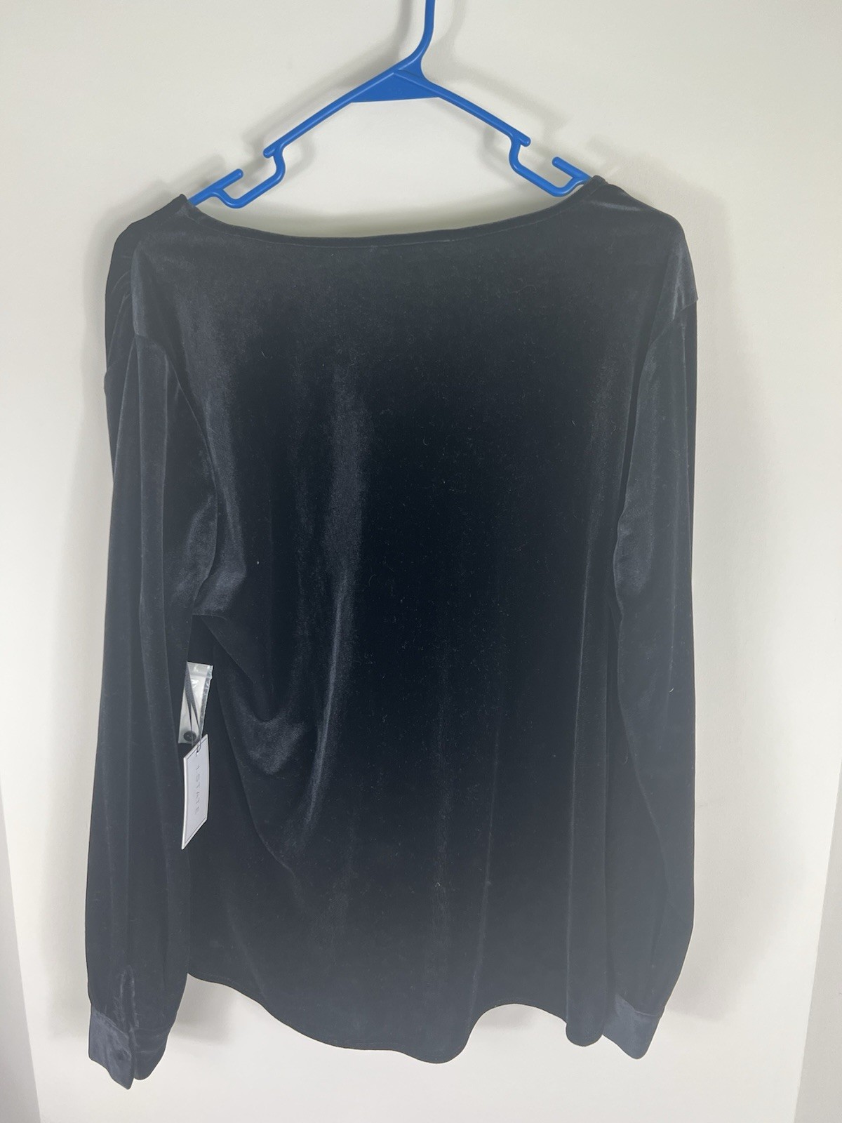 1.State Women's Black Velvet Velour Long Sleeve V-Neck Button Down Shirt Size M