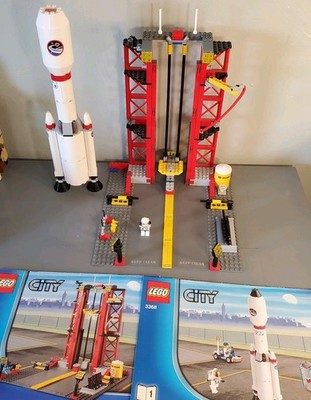 LEGO CITY: Space Centre (3368) set w/ instructions- Astronaut, Incomplete 