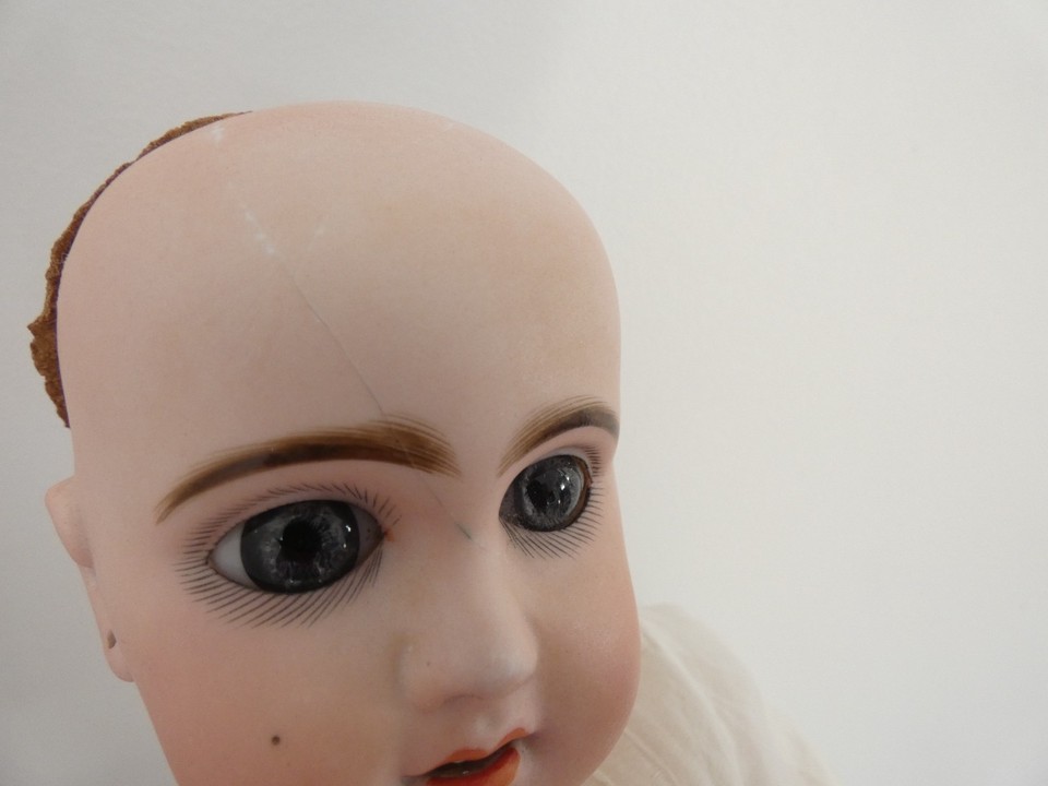 Fichier:Poupée Bébé Jumeau (Musée des arts décoratifs, Paris).jpg - Wikipédia