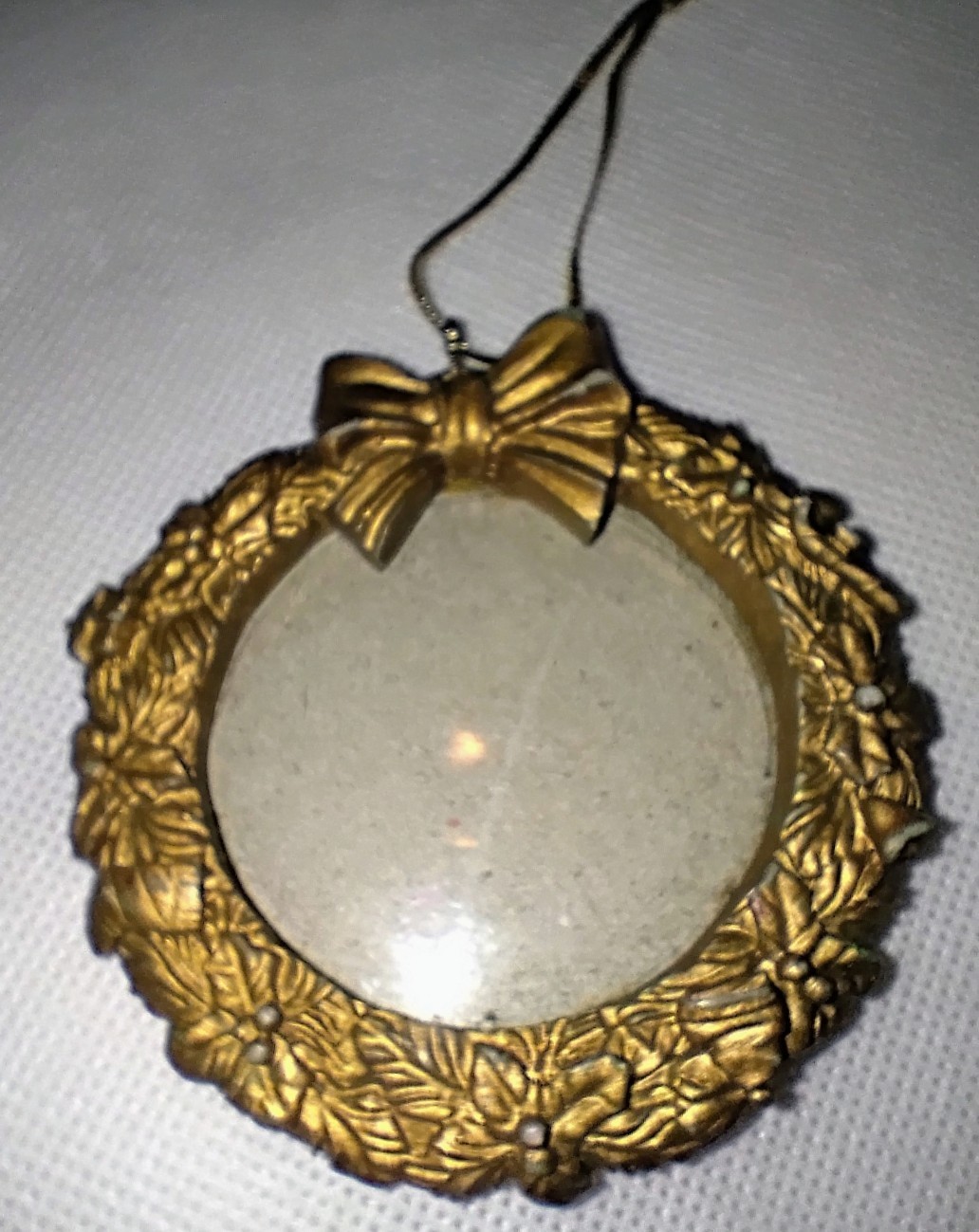 Vintage Christmas Photo Frame Ornament, Small Poinsetia Wreath, 3inches x3inches