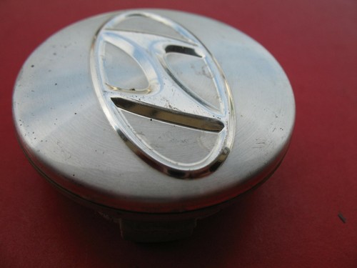 HYUNDAI AZERA SANTA FE (1) WHEEL RIM HUB CAP HUBCAP CENTER COVER PLUG USED #6548 - Picture 2 of 4
