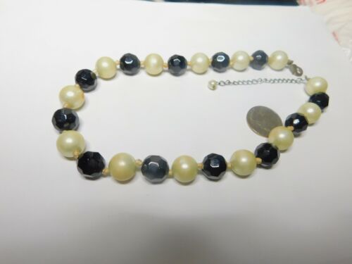 Hand Knotted Off White Faux Pearl Black Crystal Beaded Necklace 17"-20" Iintage - Picture 3 of 3
