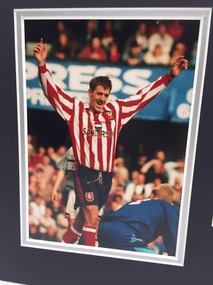 Photo Signée Matt Le Tissier – Présentoir Rare Avec Certificat D'authenticité