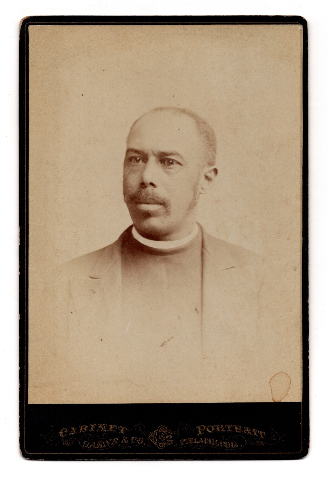 CIRCA 1880s CABINET CARD GARNS HANDSOME AFRICAN AMERICAN MAN PHILADELPHIA PENN.