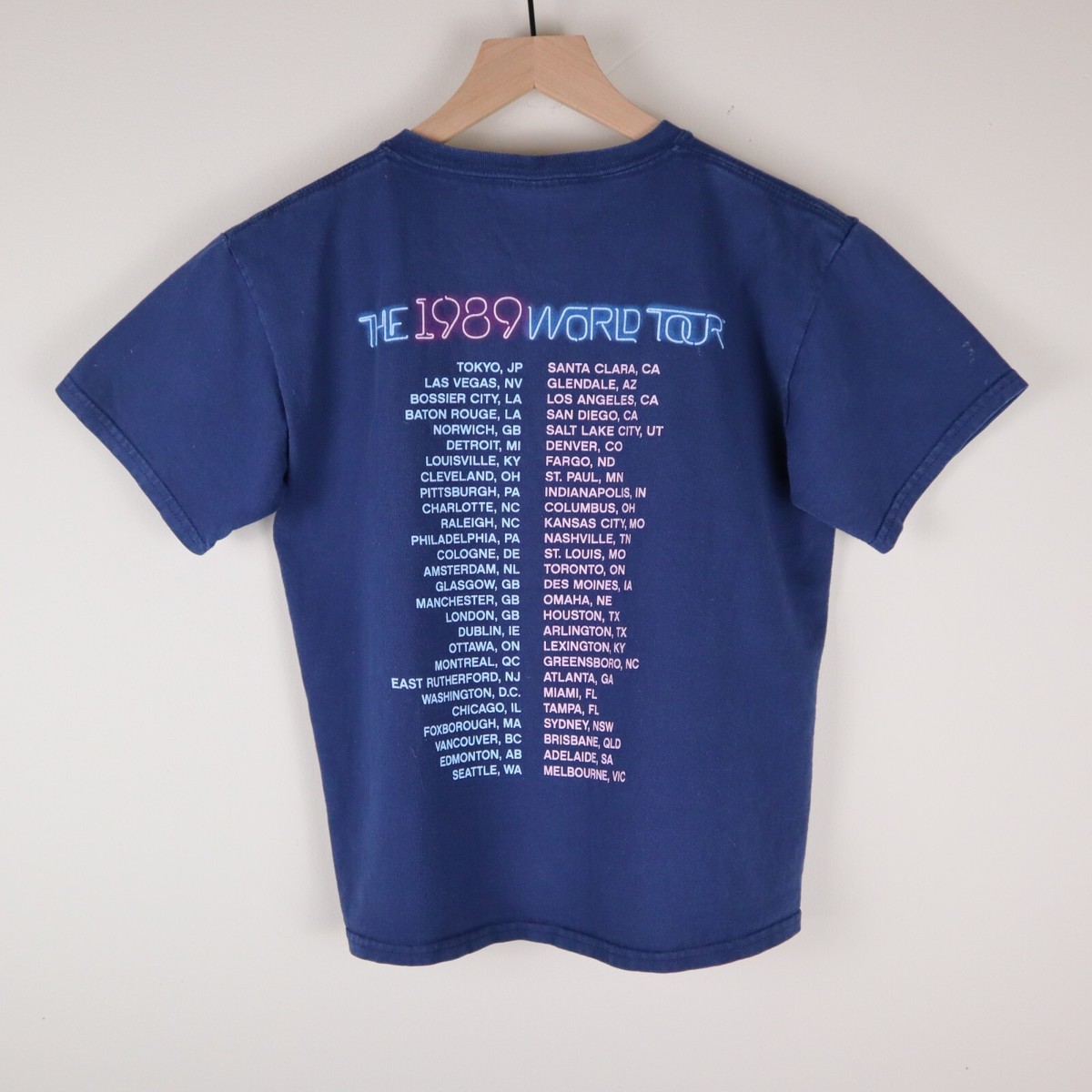 Taylor Swift The 1989 World Tour Shirt Navy Youth Size Medium