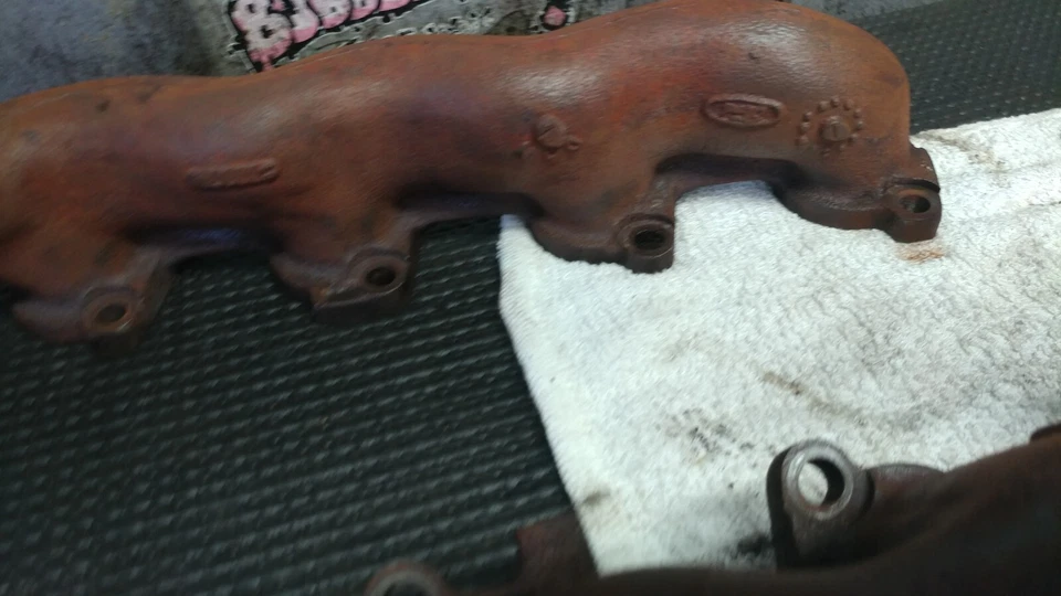 Juego de colectores de escape Ford Mustang GT SOHC 1996-1998 4,6 L DOHC Foto 2 de 4