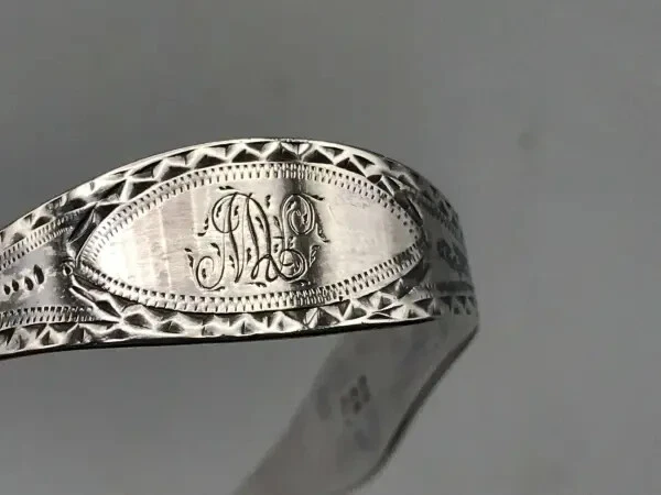 Bonitas pinzas de azúcar georgianas de plata de ley de 1803 - fabricantes familiares Bateman Foto 2 de 4