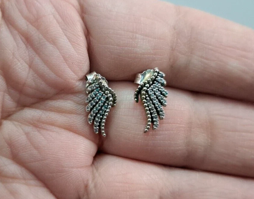 Pandora majestic feather earrings deals