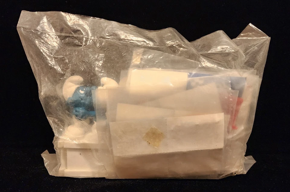 Vintage Sign Bearer Smurf A Gram Happy Smurfday PVC Figure Sealed Bag of (6) - Image 4 of 4