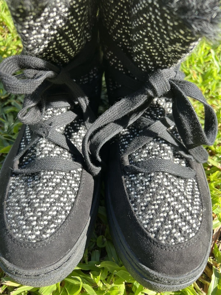 Bota para mujer Rocketdog talla 11 piel negra/blanca atada elegante excelente estado Foto 3 de 4