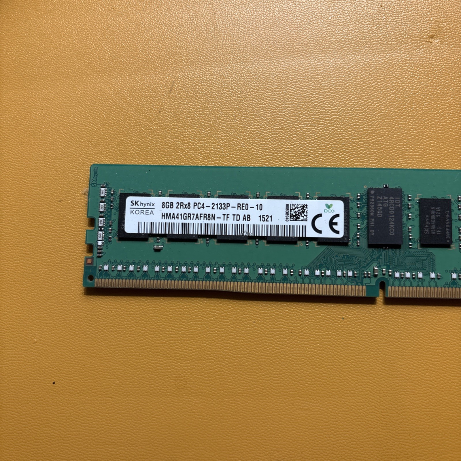 как выглядит SK hynix DDR4 8GB DIMM PC4-2133 ECC Registered фото