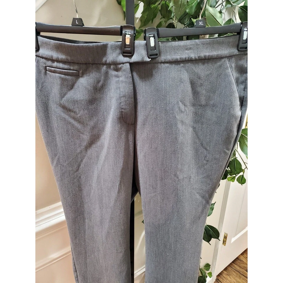 Pantalón de vestir para mujer Investments gris poliéster tiro medio piernas rectas 20W Foto 2 de 4