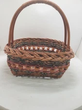 VTG Woven Wicker Basket W/Handle Decor Beads Design Red & Green 11”x11”