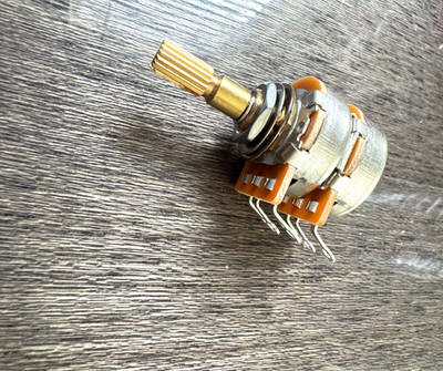 Vintage Marantz 2245  RECEIVER   balance control  pot.