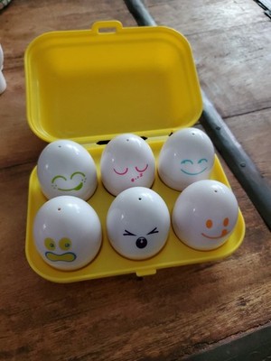 Tomy - Shapes Eggs W/ Faces -Shape Sorter & Color Matching Toy 1993 Vintage READ