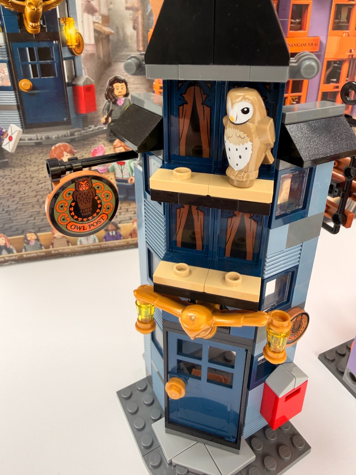 LEGO Harry Potter 76422 Diagon Alley Weasleys’ Wizard Wheezes