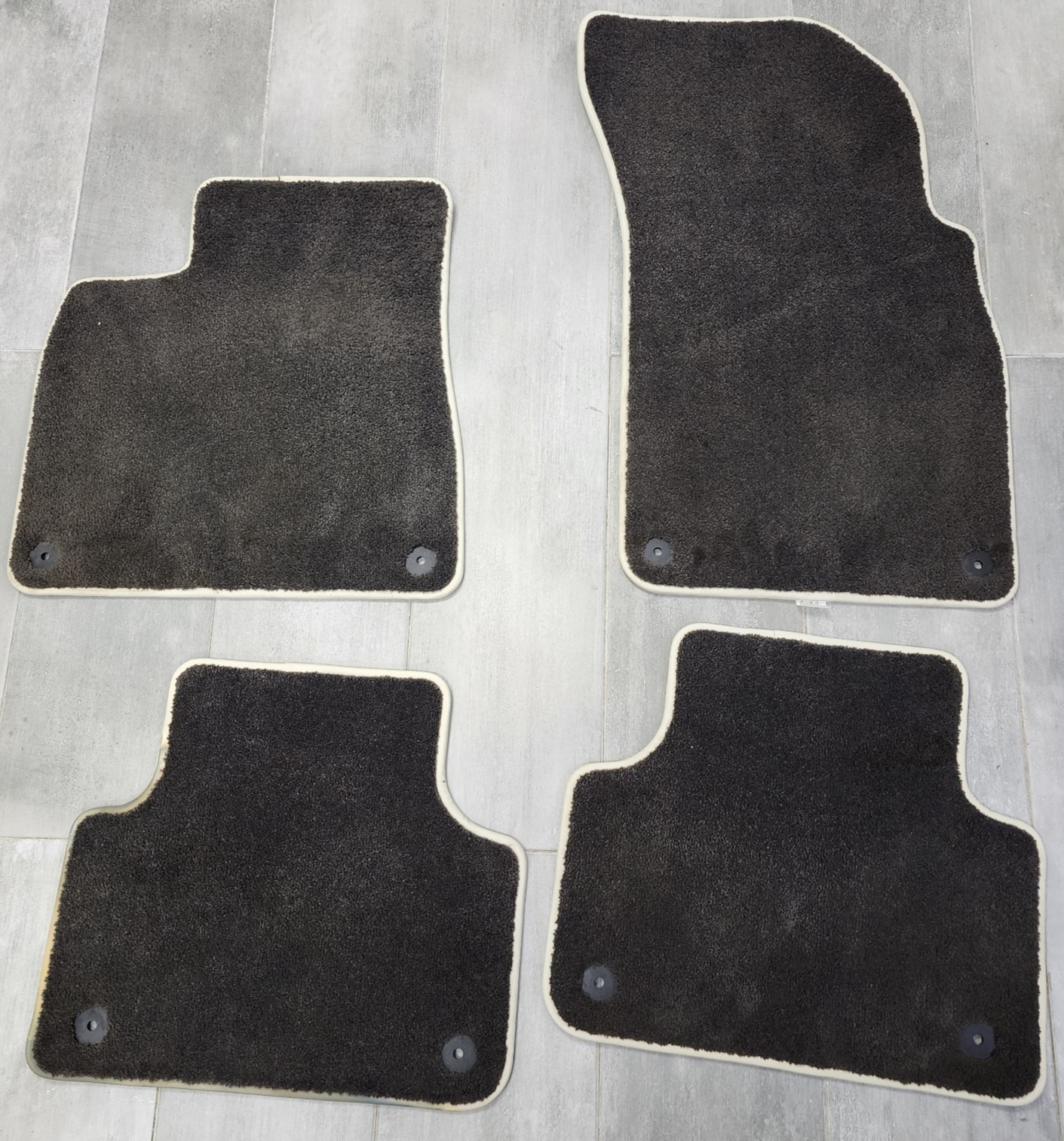 2015-2020 BENTLEY BENTAYGA  INTERIOR FLOOR CARPET MATS SET 01817919 36B 863 011