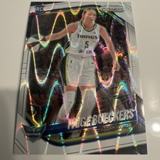 2025 Panini Prizm WNBA - Paige Bueckers #5 White Seismic Prizm (RC)