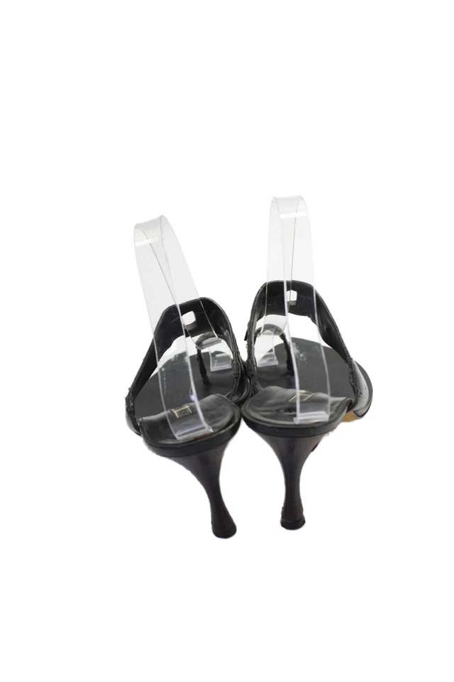 Sandálias Manolo Blahnik femininas de couro com tachas salto cônico pretas tamanho 39 - Imagem 3 de 4