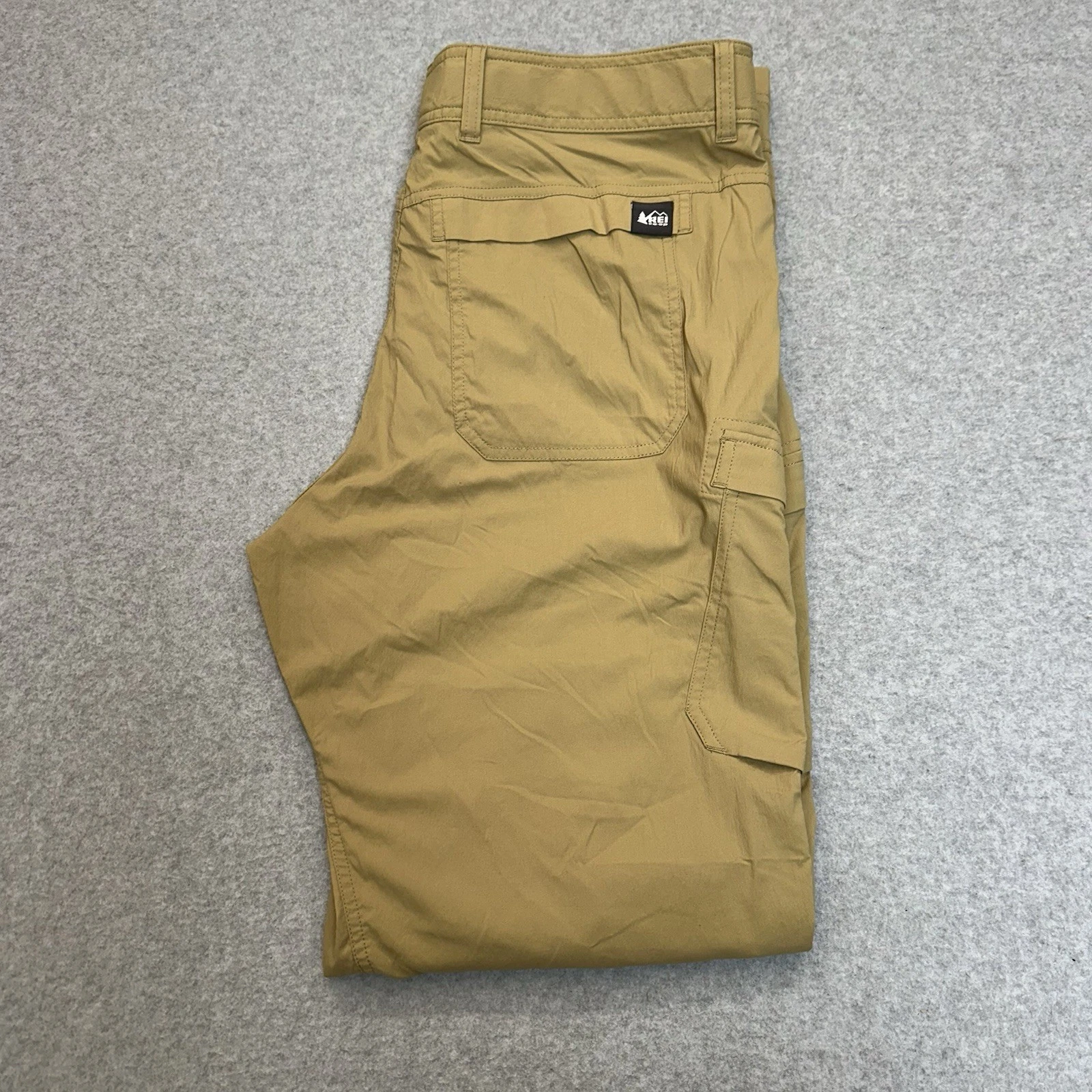 Rei Co-Op Sahara Cargo Pants Mens 36x34 Khaki Roll Up Relaxed Fit Belted Nylon
Opens in a new window