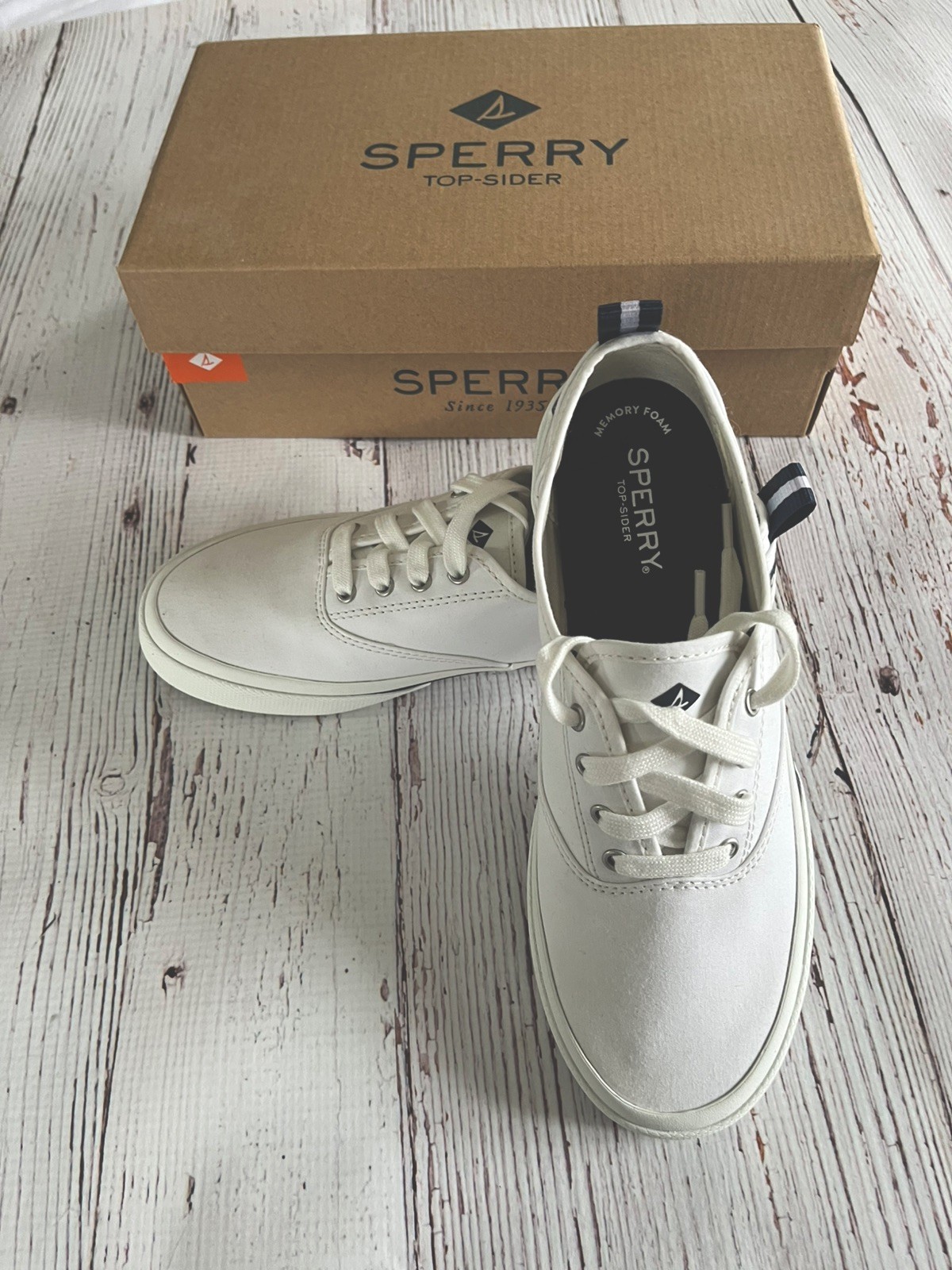 Sperry Top Sider Women's Canvas Low Top Sneaker's White Lace Up Boat Shoe Size 7