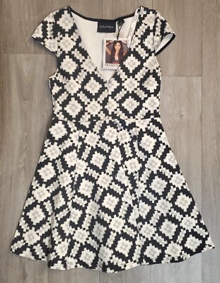 MinkPink WomenSleeveless  Dress Medium Black White Fit And Flare