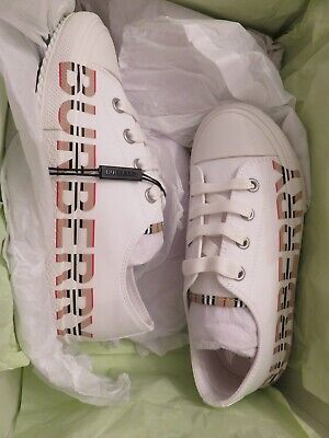 Kids Burberry Icon Stripe Logo Print Cotton white Gabardine Kids Burberry Icon Stripe Logo Print Cotton white Gabardine