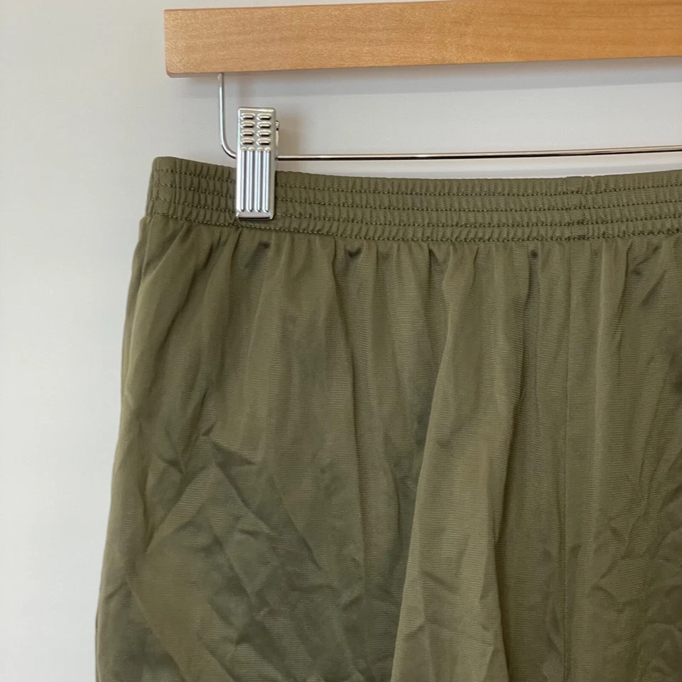 Pantalones Cortos Soffe Mujer Talla L Verde Tirar de Cintura Elástica Nylon Ligeros Foto 3 de 4