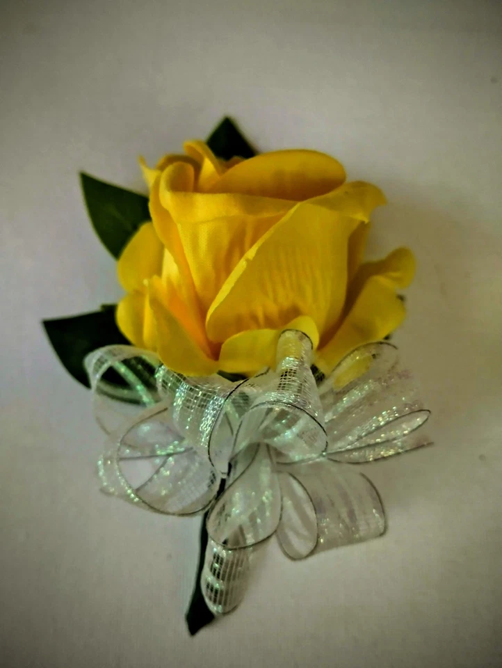 Hand Made Corsage and boutonniere Set - Image 4 of 4