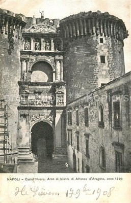 Napoli Neapel Castel Nuovo Arco di trionfo di Alfonso d Aragona anno 1370