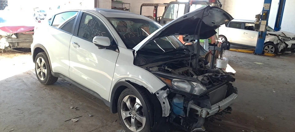 Honda HR-V 2016 transmisión manual OEM 97 k millas - LKQ436142786 Foto 2 de 4